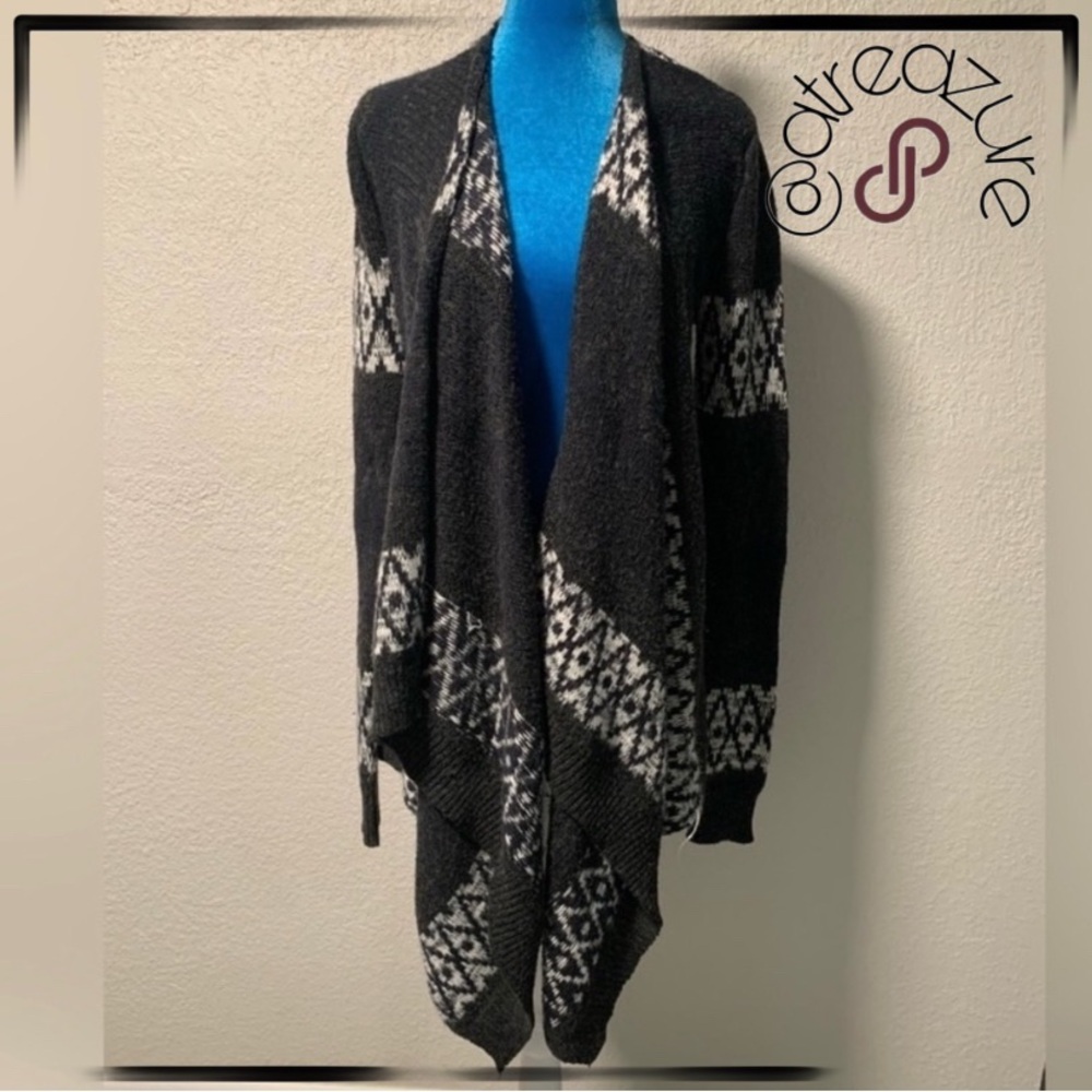 🈹 Srod Butterflies Geometric Sweater